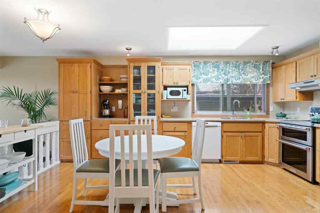 MLS® A2264652 - 9632 Oakcliffe Drive SW in Oakridge Calgary, Residential