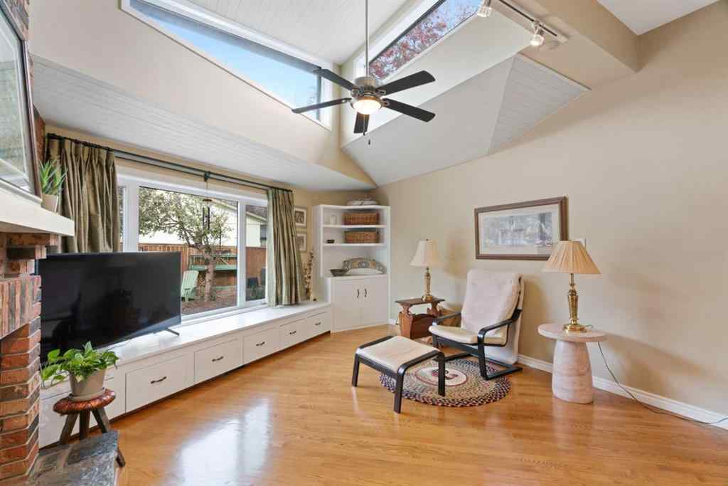 MLS® A2264652 - 9632 Oakcliffe Drive SW in Oakridge Calgary, Residential