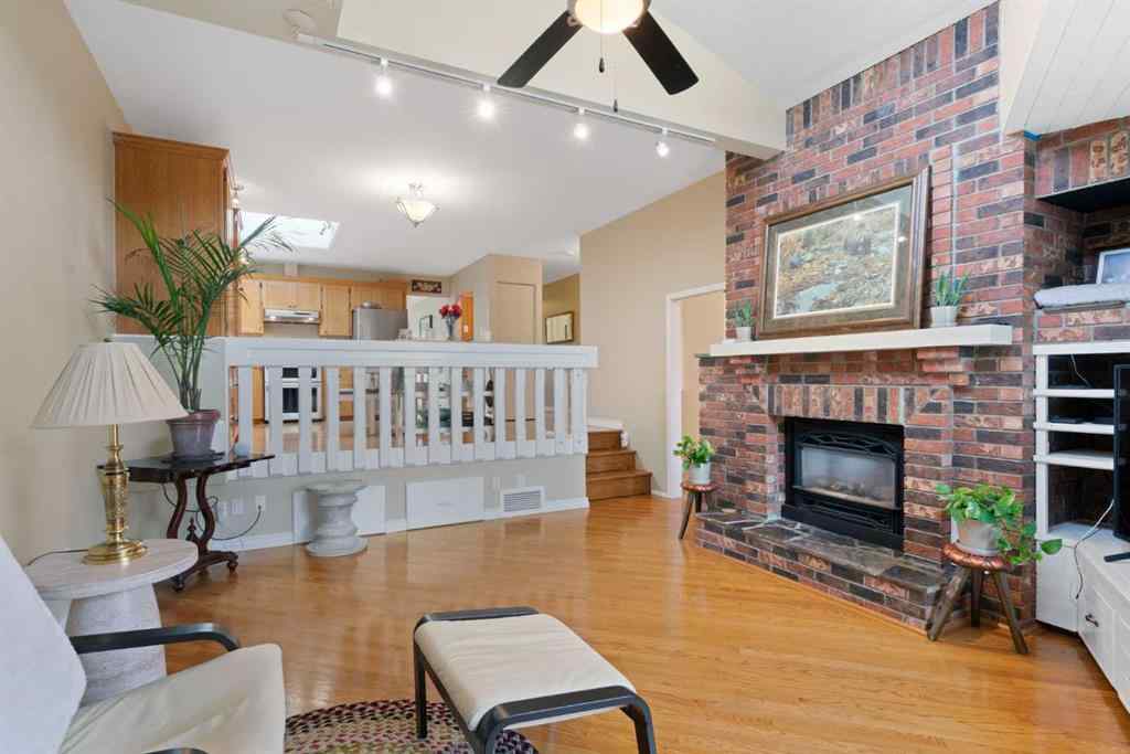 MLS® A2264652 - 9632 Oakcliffe Drive SW in Oakridge Calgary, Residential