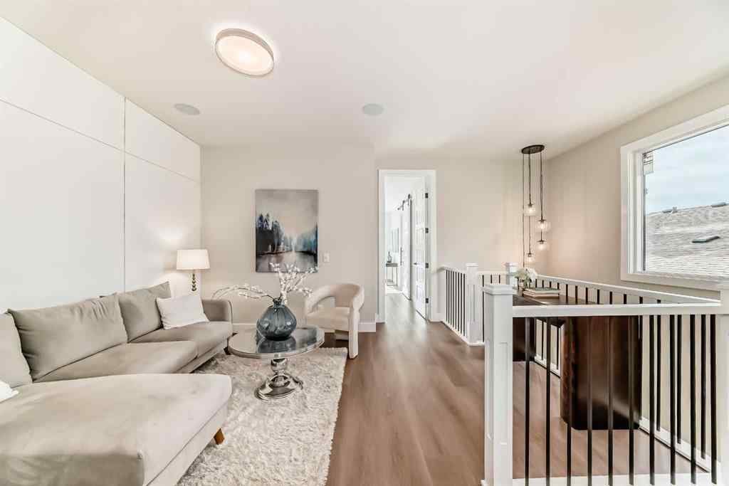 MLS® A2264653 - 2528 7 Avenue NW in West Hillhurst Calgary, Residential