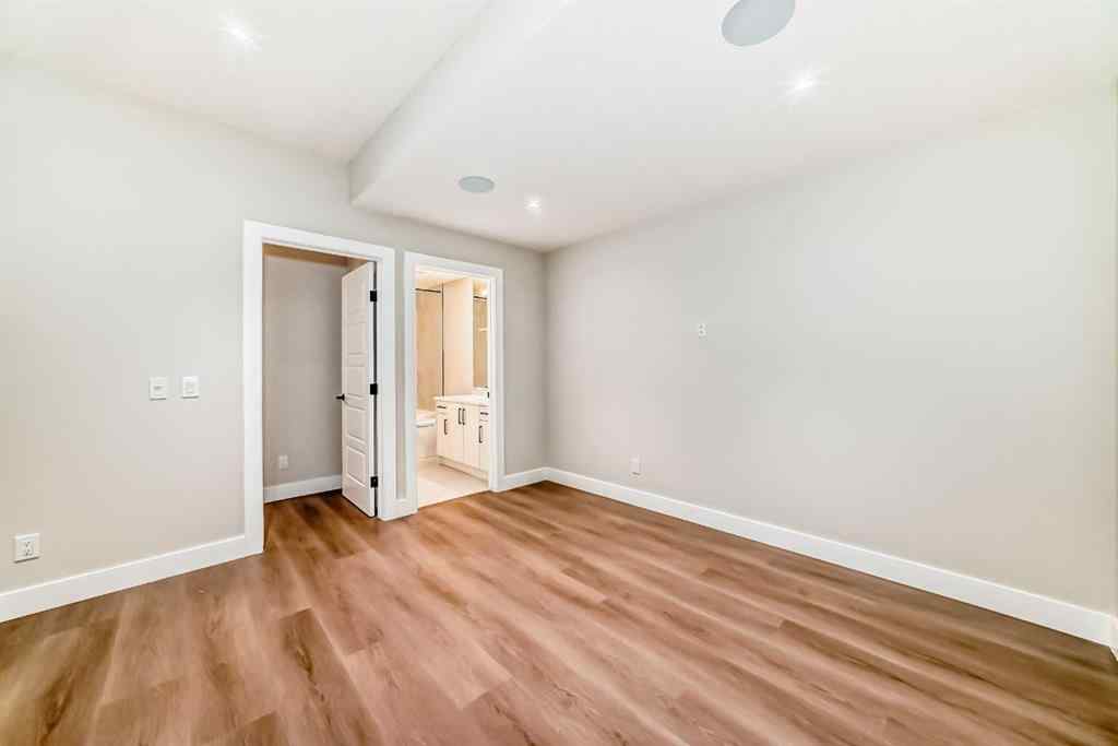 MLS® A2264653 - 2528 7 Avenue NW in West Hillhurst Calgary, Residential