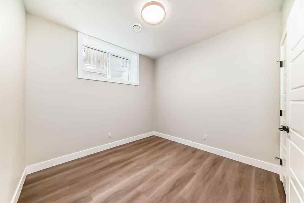 MLS® A2264653 - 2528 7 Avenue NW in West Hillhurst Calgary, Residential