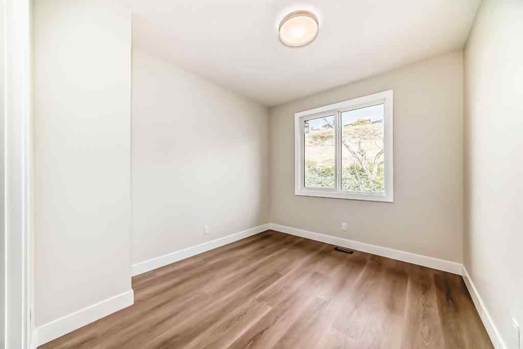 MLS® A2264653 - 2528 7 Avenue NW in West Hillhurst Calgary, Residential