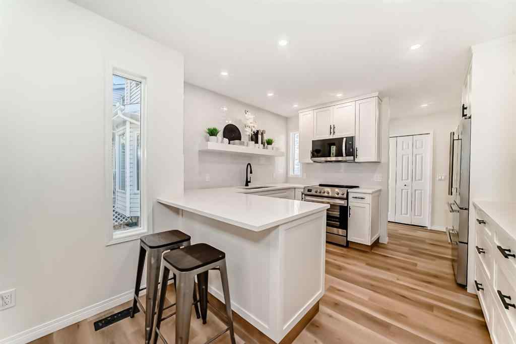 MLS® A2264664 - 126 Hawkstone Manor NW in Hawkwood Calgary, Residential