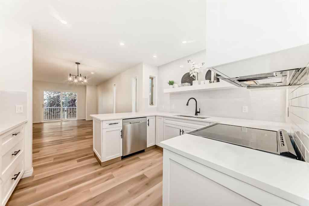 MLS® A2264664 - 126 Hawkstone Manor NW in Hawkwood Calgary, Residential