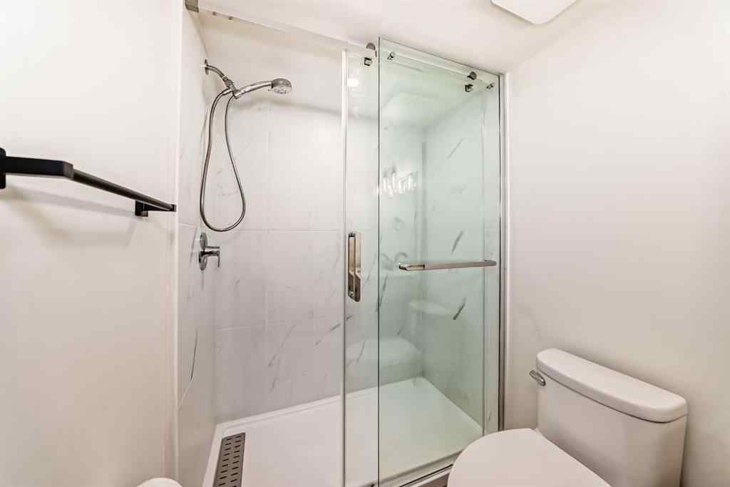 MLS® A2264664 - 126 Hawkstone Manor NW in Hawkwood Calgary, Residential