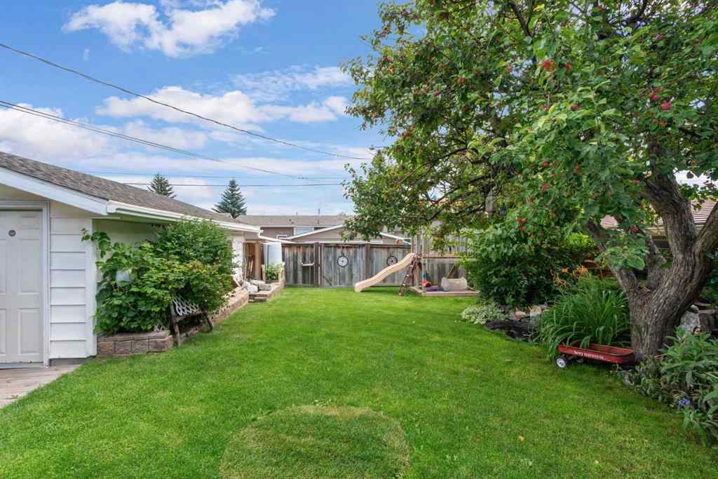 MLS® A2264665 - 9940 Wilde Road SE in Willow Park Calgary, Residential