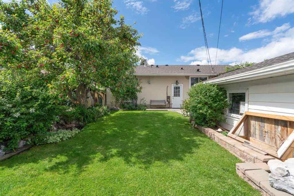 MLS® A2264665 - 9940 Wilde Road SE in Willow Park Calgary, Residential