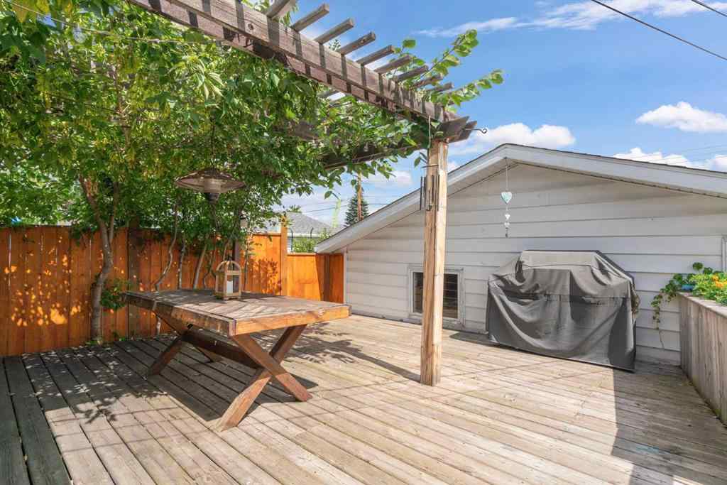 MLS® A2264665 - 9940 Wilde Road SE in Willow Park Calgary, Residential