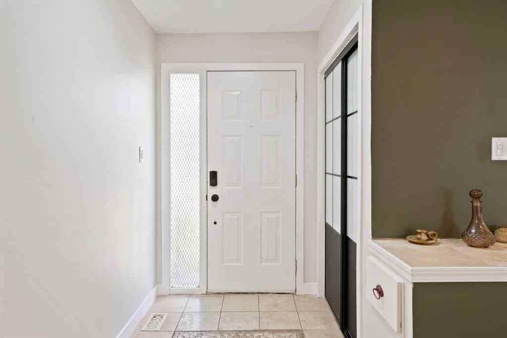 MLS® A2264665 - 9940 Wilde Road SE in Willow Park Calgary, Residential