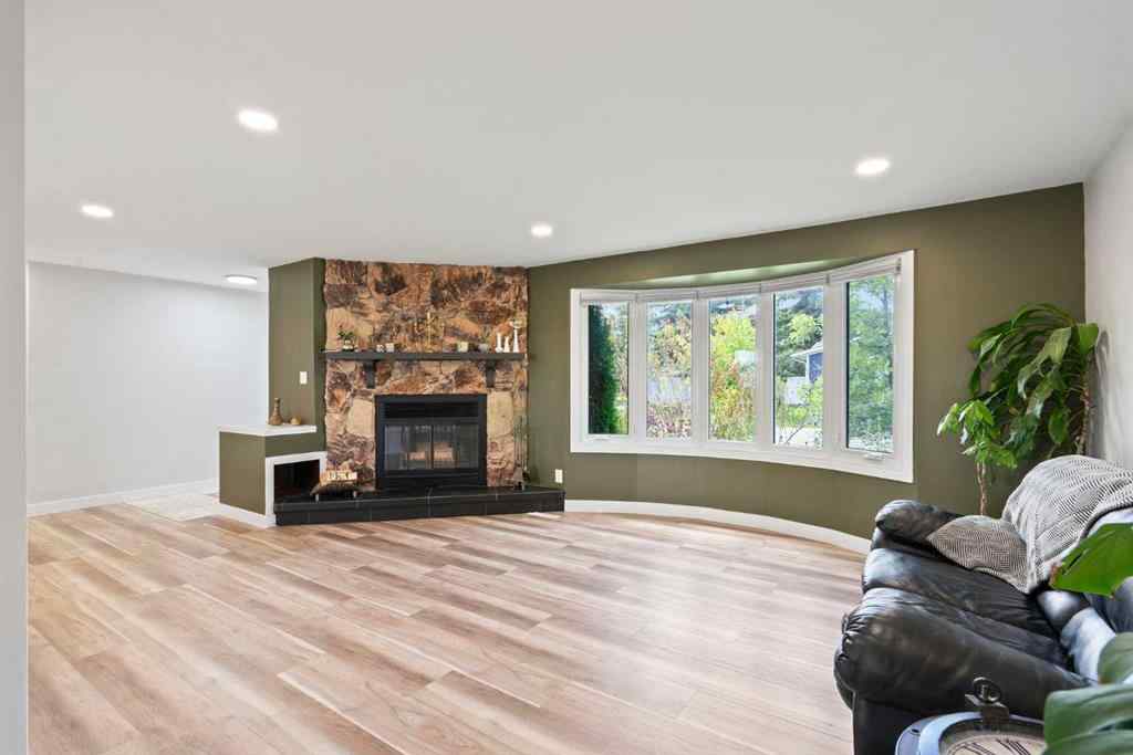 MLS® A2264665 - 9940 Wilde Road SE in Willow Park Calgary, Residential