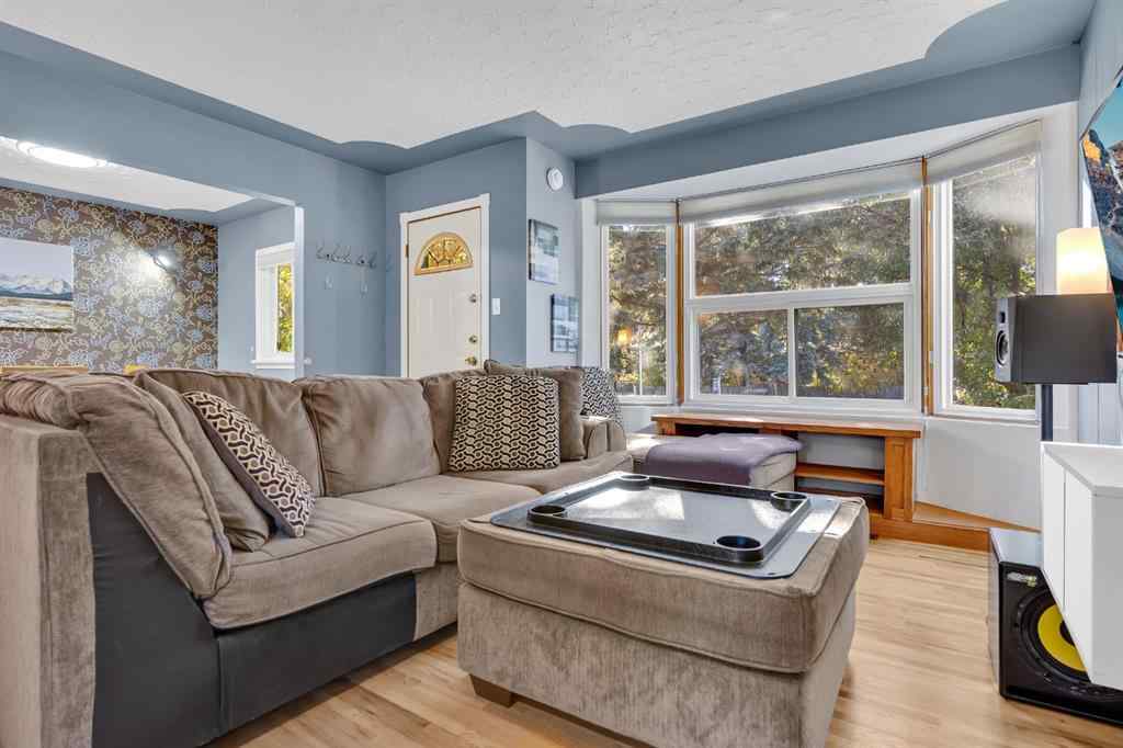 MLS® A2264667 - 7932 36 Avenue NW in Bowness Calgary, Residential