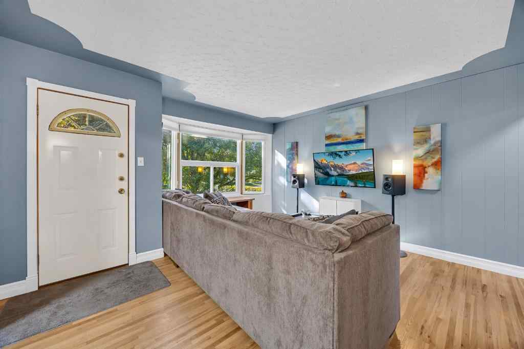 MLS® A2264667 - 7932 36 Avenue NW in Bowness Calgary, Residential