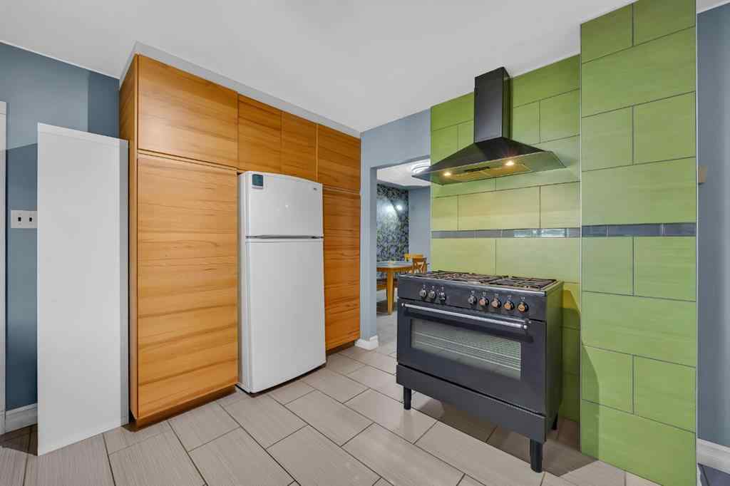 MLS® A2264667 - 7932 36 Avenue NW in Bowness Calgary, Residential