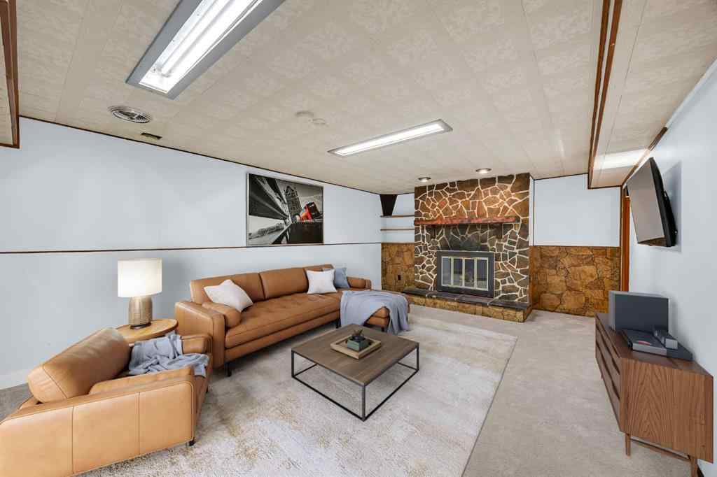 MLS® A2264667 - 7932 36 Avenue NW in Bowness Calgary, Residential