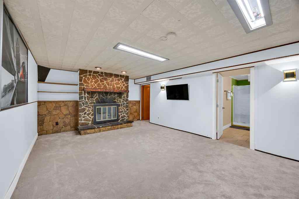 MLS® A2264667 - 7932 36 Avenue NW in Bowness Calgary, Residential