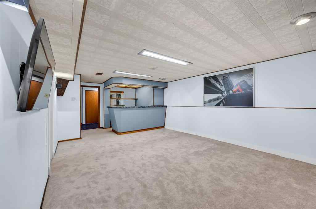 MLS® A2264667 - 7932 36 Avenue NW in Bowness Calgary, Residential