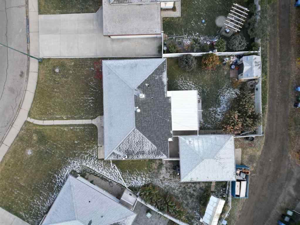 MLS® A2264672 - 8028 5 Street SW in Kingsland Calgary, Residential