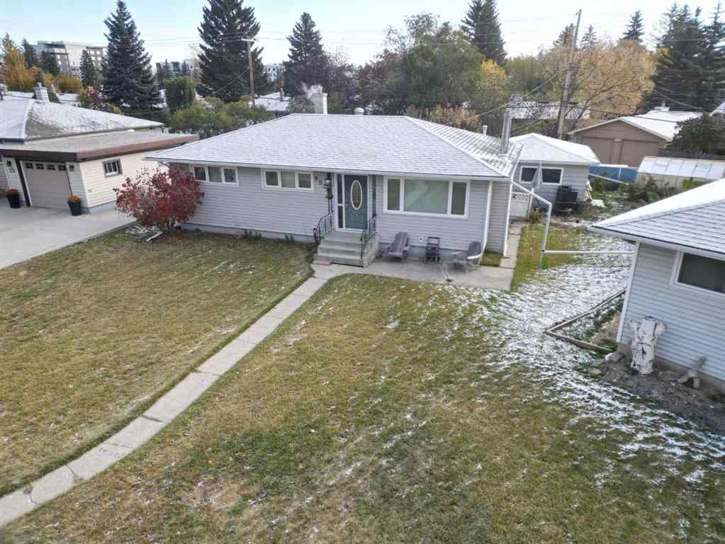MLS® A2264672 - 8028 5 Street SW in Kingsland Calgary, Residential