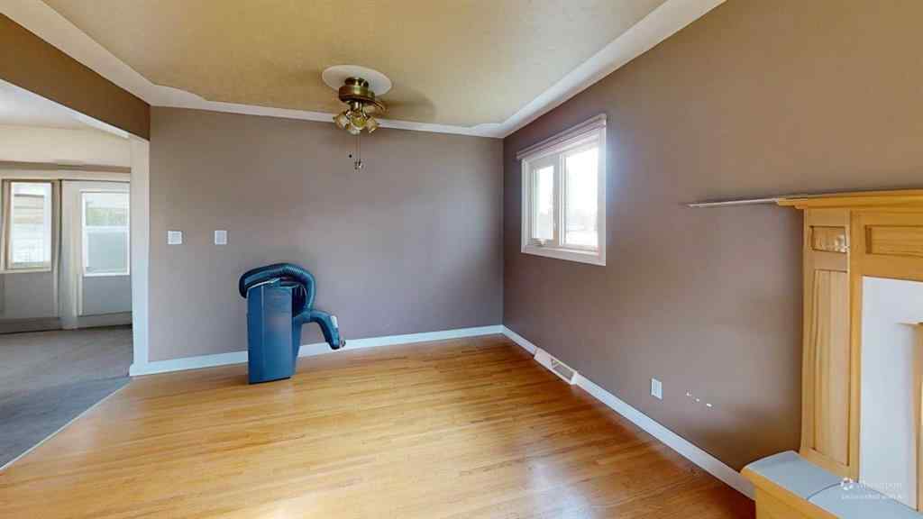 MLS® A2264672 - 8028 5 Street SW in Kingsland Calgary, Residential