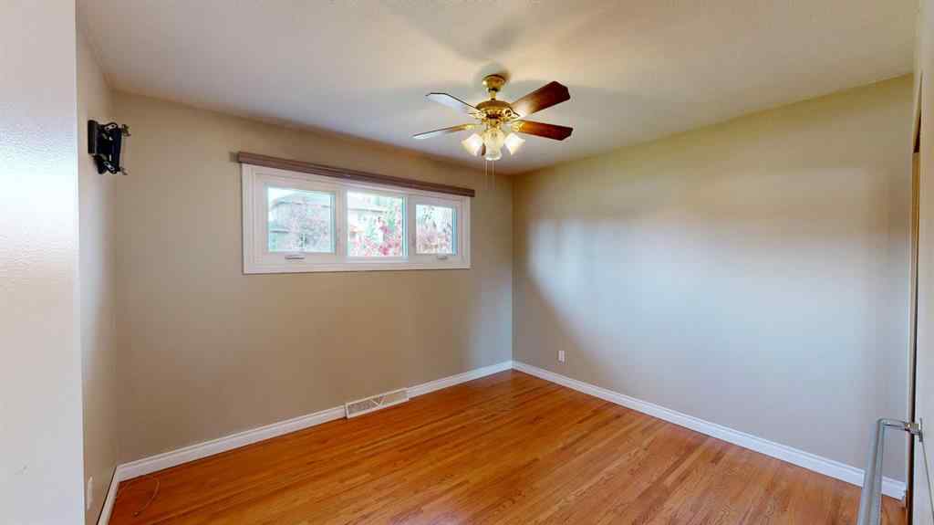 MLS® A2264672 - 8028 5 Street SW in Kingsland Calgary, Residential