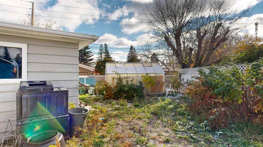 MLS® A2264672 - 8028 5 Street SW in Kingsland Calgary, Residential