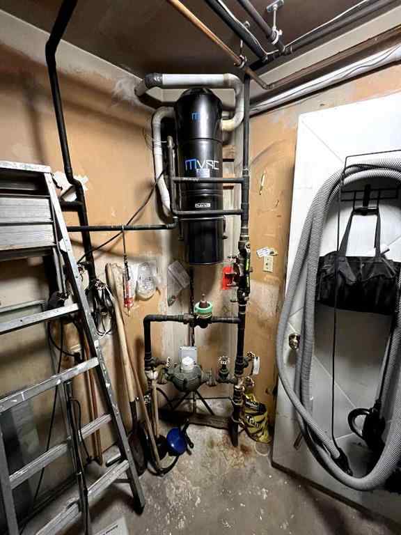 MLS® A2264673 - 1241 5 Avenue NW in West Hillhurst Calgary, Commercial