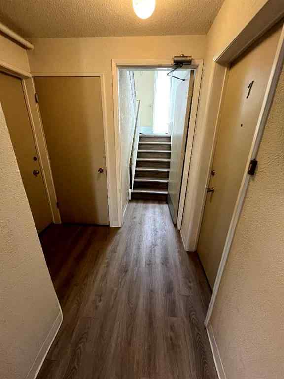 MLS® A2264673 - 1241 5 Avenue NW in West Hillhurst Calgary, Commercial