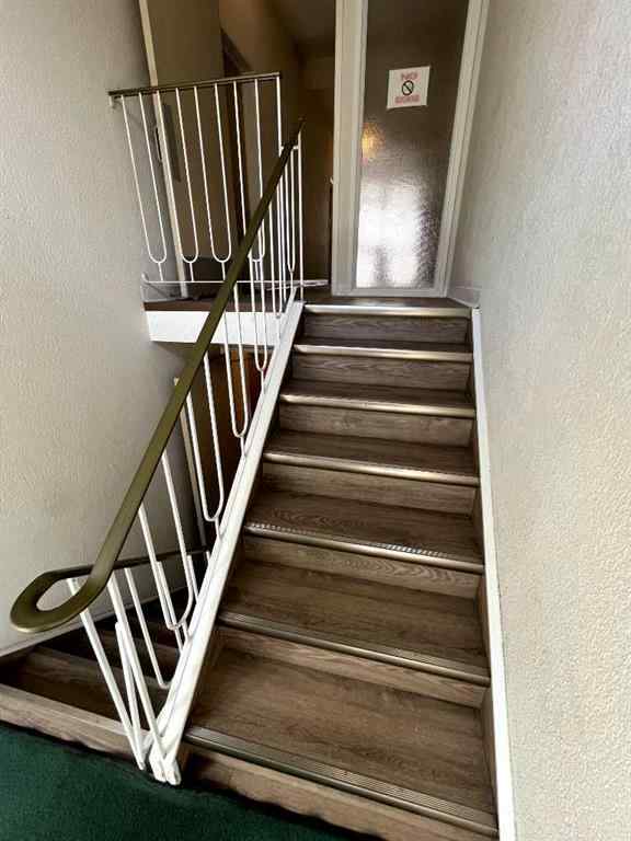 MLS® A2264673 - 1241 5 Avenue NW in West Hillhurst Calgary, Commercial