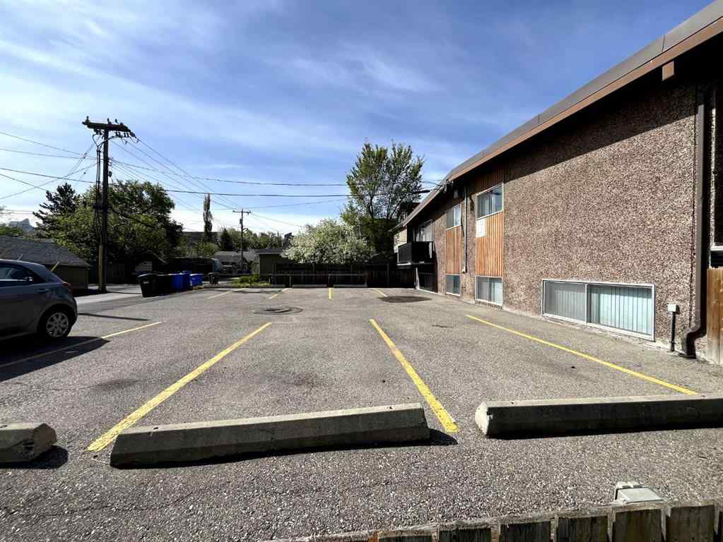 MLS® A2264673 - 1241 5 Avenue NW in West Hillhurst Calgary, Commercial
