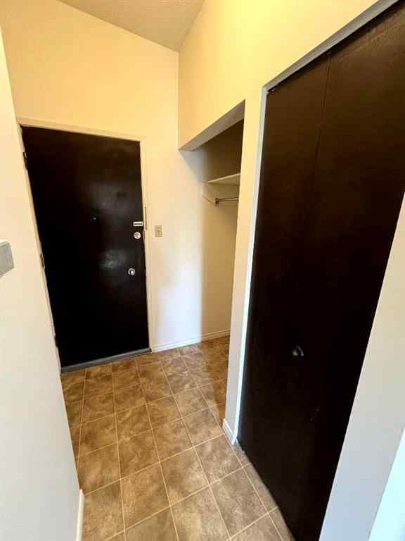 MLS® A2264673 - 1241 5 Avenue NW in West Hillhurst Calgary, Commercial