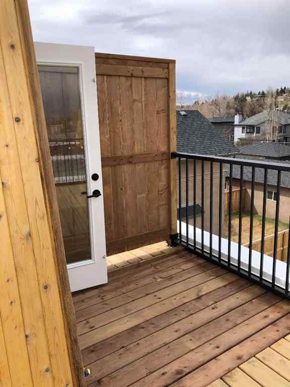 MLS® A2264676 - 2102 5 Avenue NW in West Hillhurst Calgary, Commercial