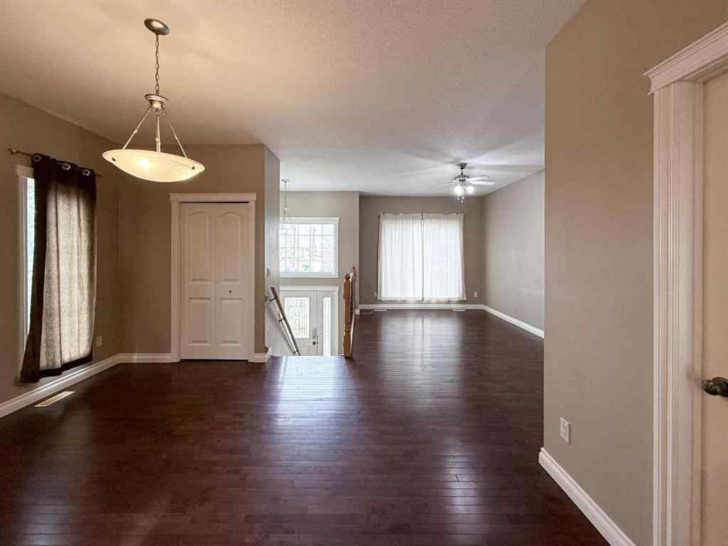 MLS® A2264677 - 4623 44 Street  in NONE Olds, Residential