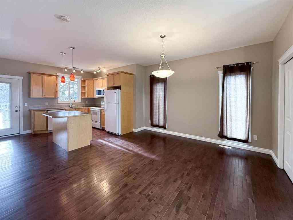 MLS® A2264677 - 4623 44 Street  in NONE Olds, Residential