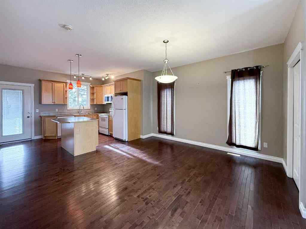 MLS® A2264677 - 4623 44 Street  in NONE Olds, Residential