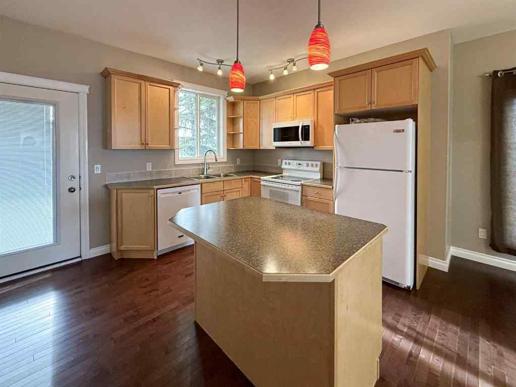 MLS® A2264677 - 4623 44 Street  in NONE Olds, Residential