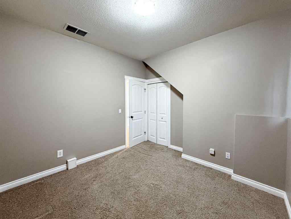 MLS® A2264677 - 4623 44 Street  in NONE Olds, Residential