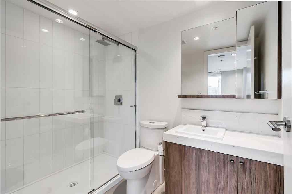 MLS® A2264680 - 638 14 Avenue SW in Beltline Calgary, Residential