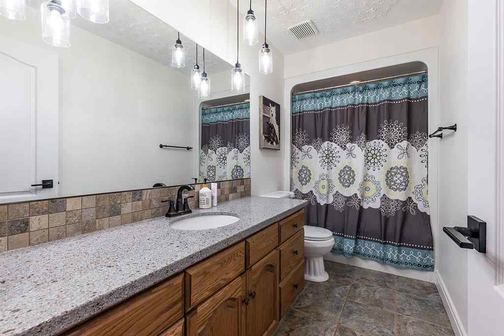 MLS® A2264682 - 15 Turner Close SE in Ross Glen Medicine Hat, Residential