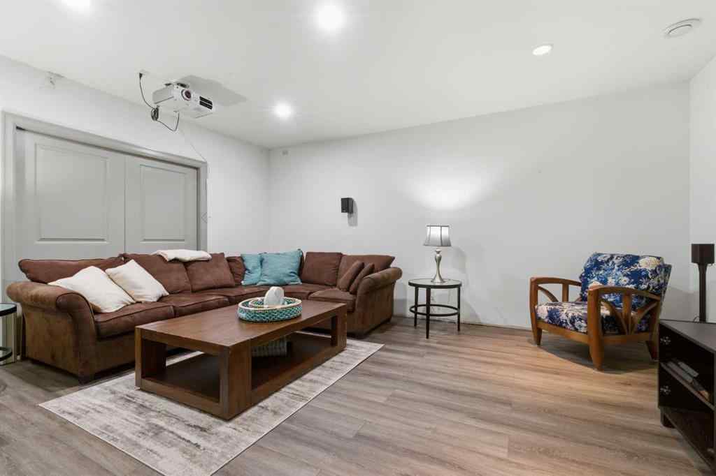 MLS® A2264684 - 25 Paradise Bay  in NONE Chestermere, Residential