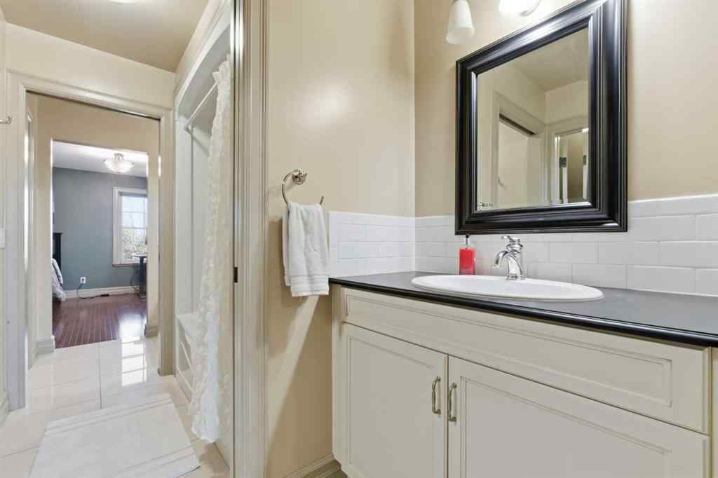 MLS® A2264684 - 25 Paradise Bay  in NONE Chestermere, Residential