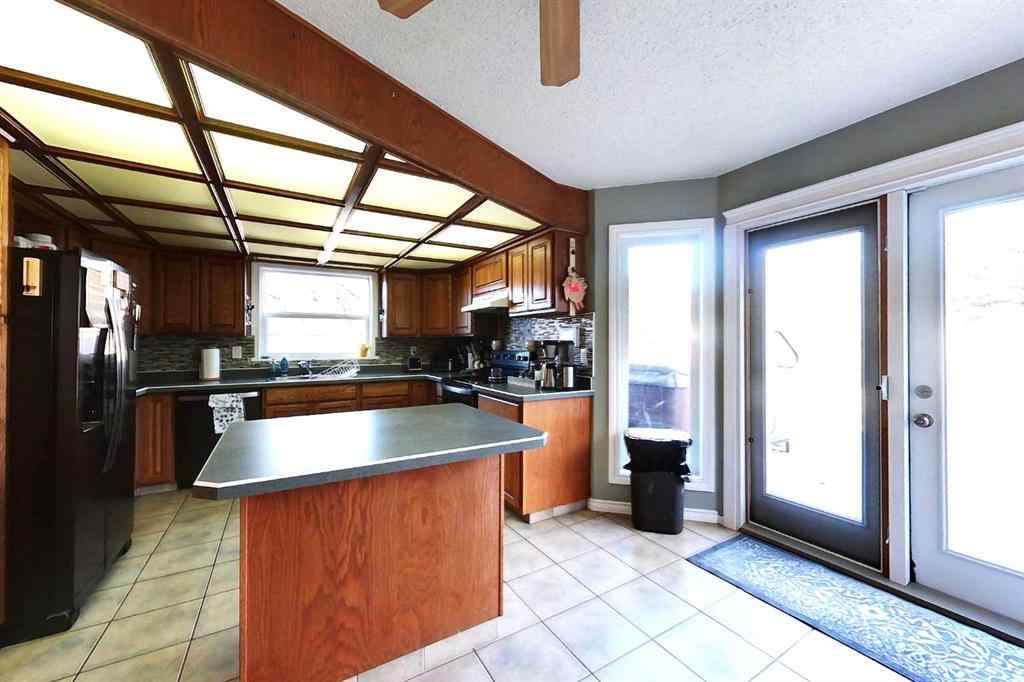 MLS® A2264685 - 600 10 Avenue SE in NONE Slave Lake, Residential