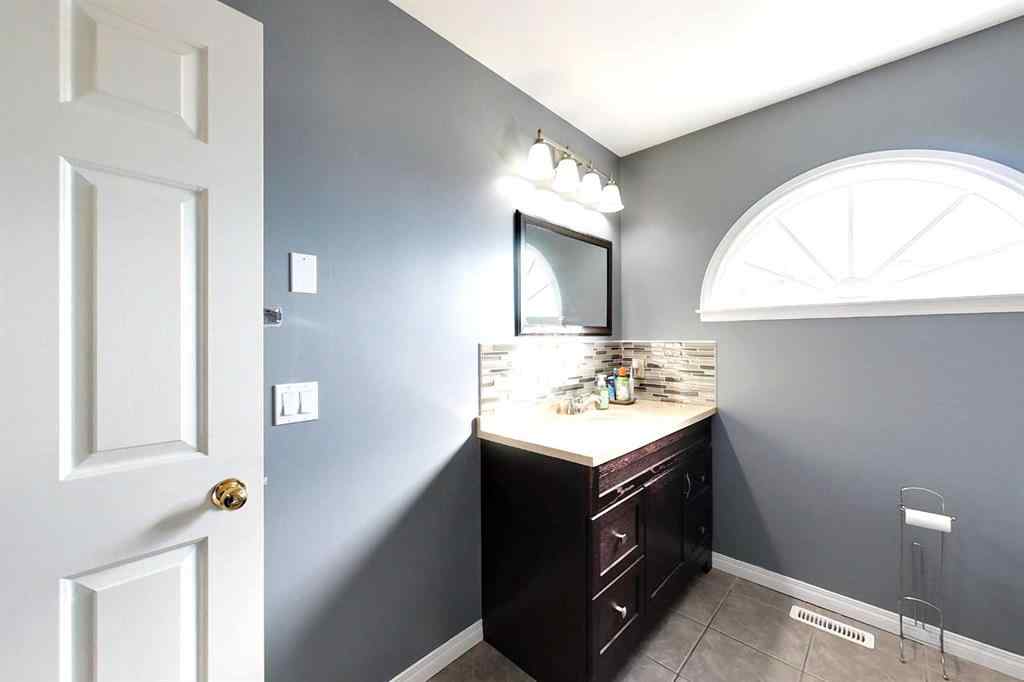 MLS® A2264685 - 600 10 Avenue SE in NONE Slave Lake, Residential