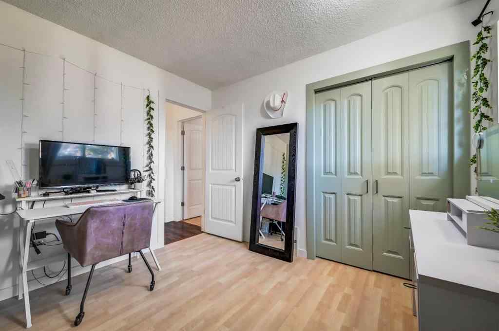 MLS® A2264693 - 828 Queensland Drive SE in Queensland Calgary, Residential