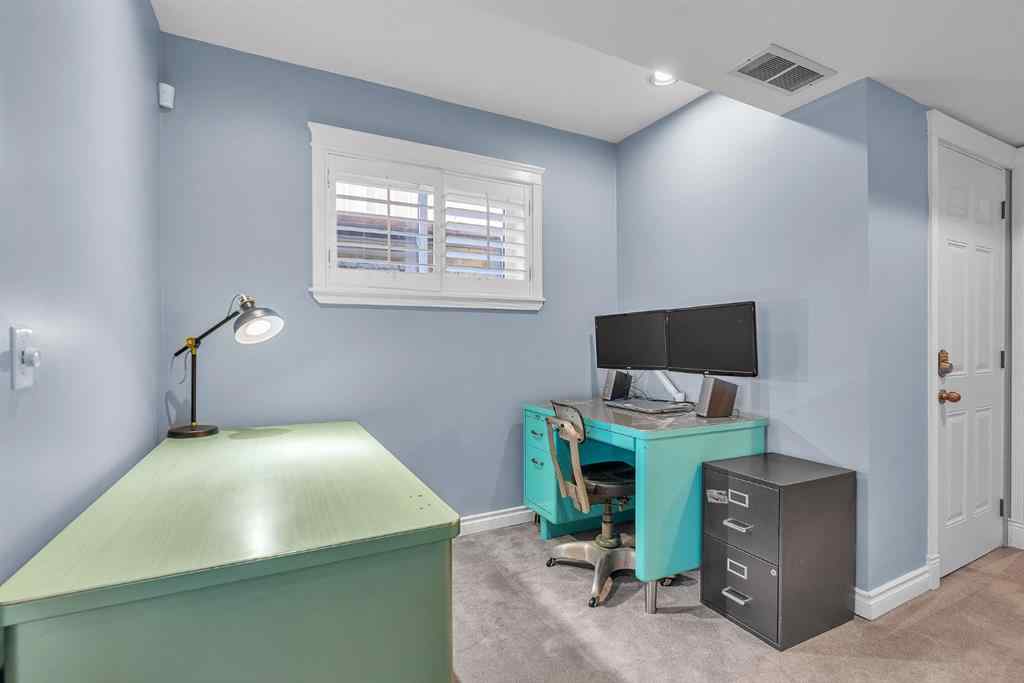 MLS® A2264722 - 202 30 Avenue NW in Tuxedo Park Calgary, Residential