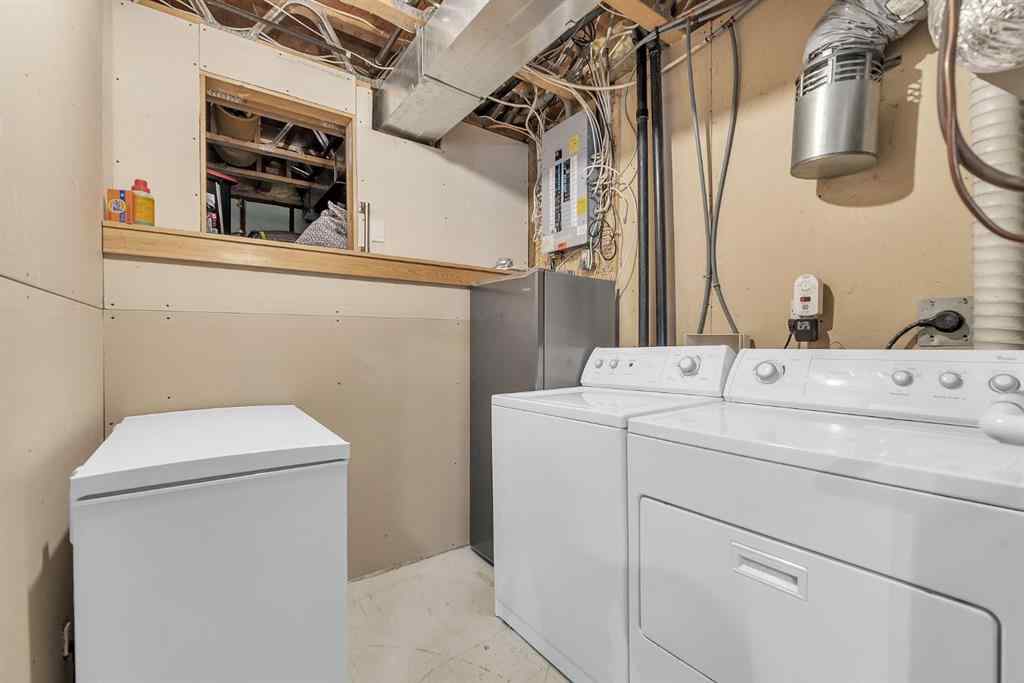 MLS® A2264722 - 202 30 Avenue NW in Tuxedo Park Calgary, Residential