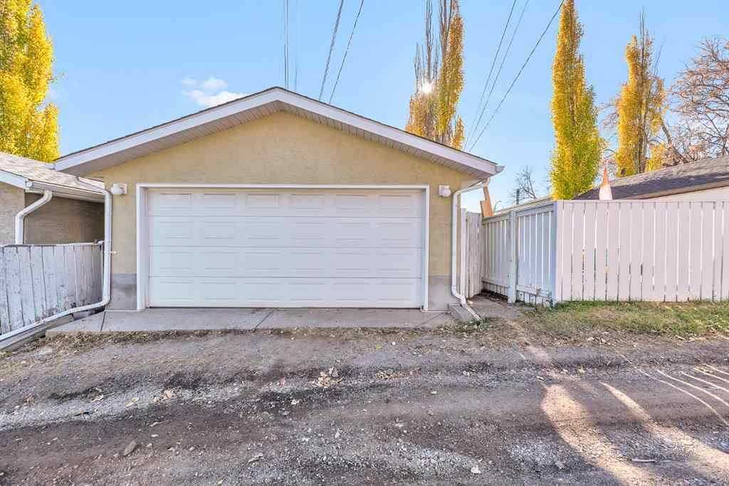 MLS® A2264722 - 202 30 Avenue NW in Tuxedo Park Calgary, Residential