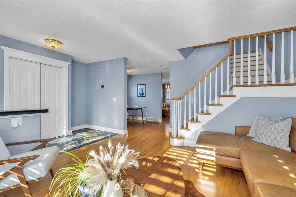 MLS® A2264722 - 202 30 Avenue NW in Tuxedo Park Calgary, Residential