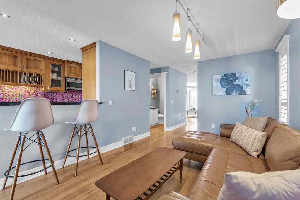 MLS® A2264722 - 202 30 Avenue NW in Tuxedo Park Calgary, Residential