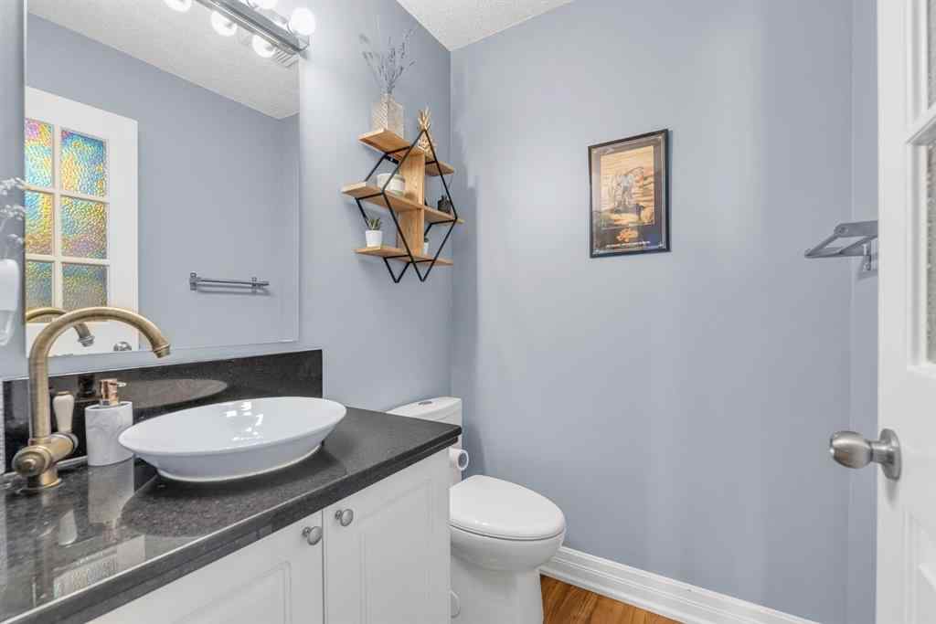 MLS® A2264722 - 202 30 Avenue NW in Tuxedo Park Calgary, Residential